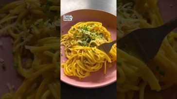 Find Sue Li’s ⭐️⭐️⭐️⭐️⭐️ Creamy Turmeric Pasta #recipe in the description