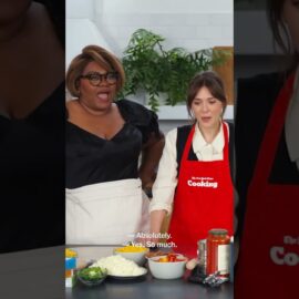 Miles Teller, Elizabeth Olsen and Da’Vine Joy Randolph are co-stars. They’re also co-pizzaiolos 🍕